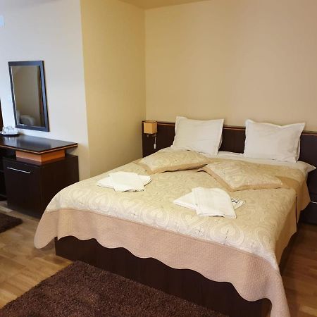 Casa Enescu Hotell Bran  Exteriör bild